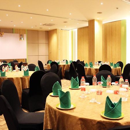 Zest Parang Raja Solo By Swiss-Belhotel International Bonorejo Εξωτερικό φωτογραφία