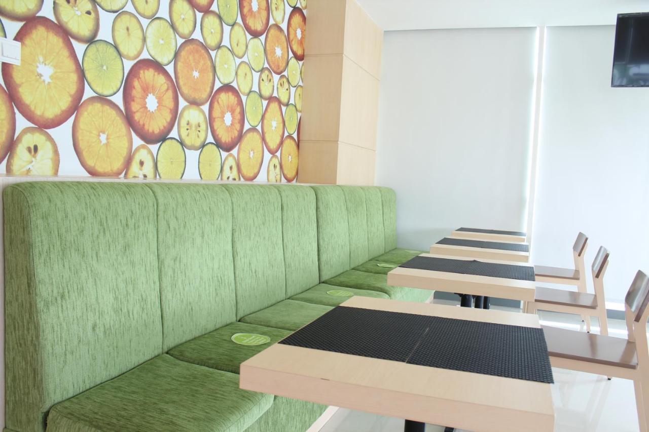Zest Parang Raja Solo By Swiss-Belhotel International Bonorejo Εξωτερικό φωτογραφία